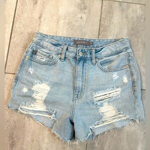Light Wash Jean Shorts - Size Medium
